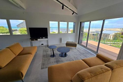 Saint-Come-de-Fresne House | Midgard Sea view villa