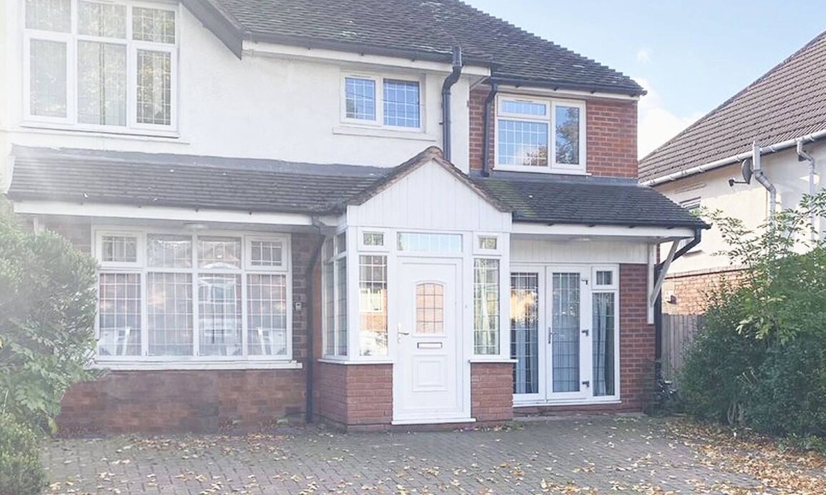 Walsall House | Midlands Contractor Team House