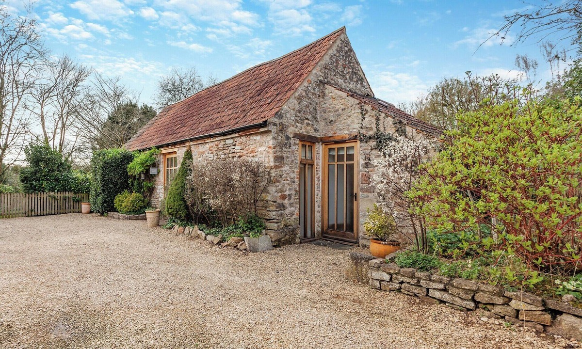 Shepton Mallet Cottage | Midsummer Cottage Retreat
