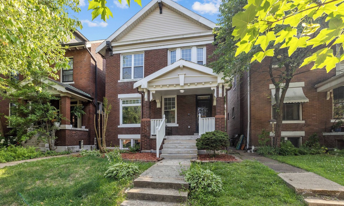 St. Louis House | Midterm Rental - 1 Mi from Wash U & Pet Friendly