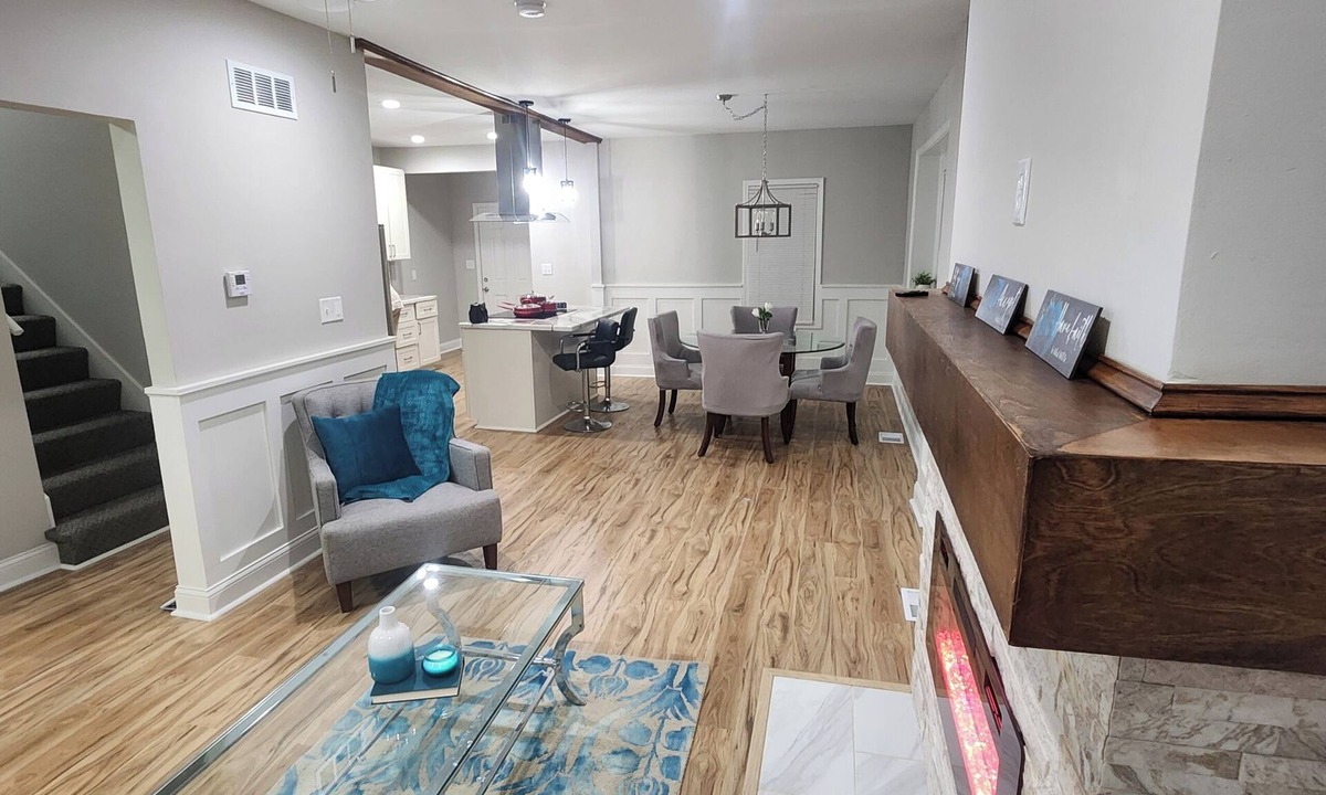 Kansas City House | Midtown Get Away or Stay for Awhile