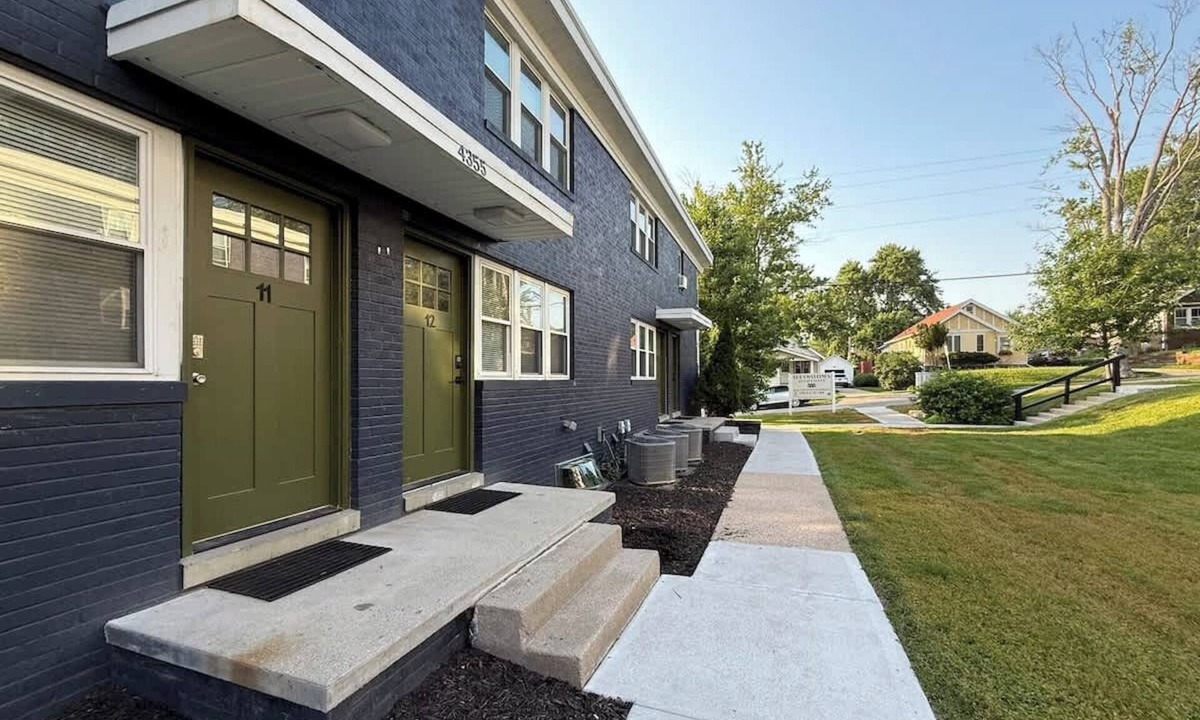 Joslyn Castle Apartment | Midtown Haven, Near Blackstone & UNMC