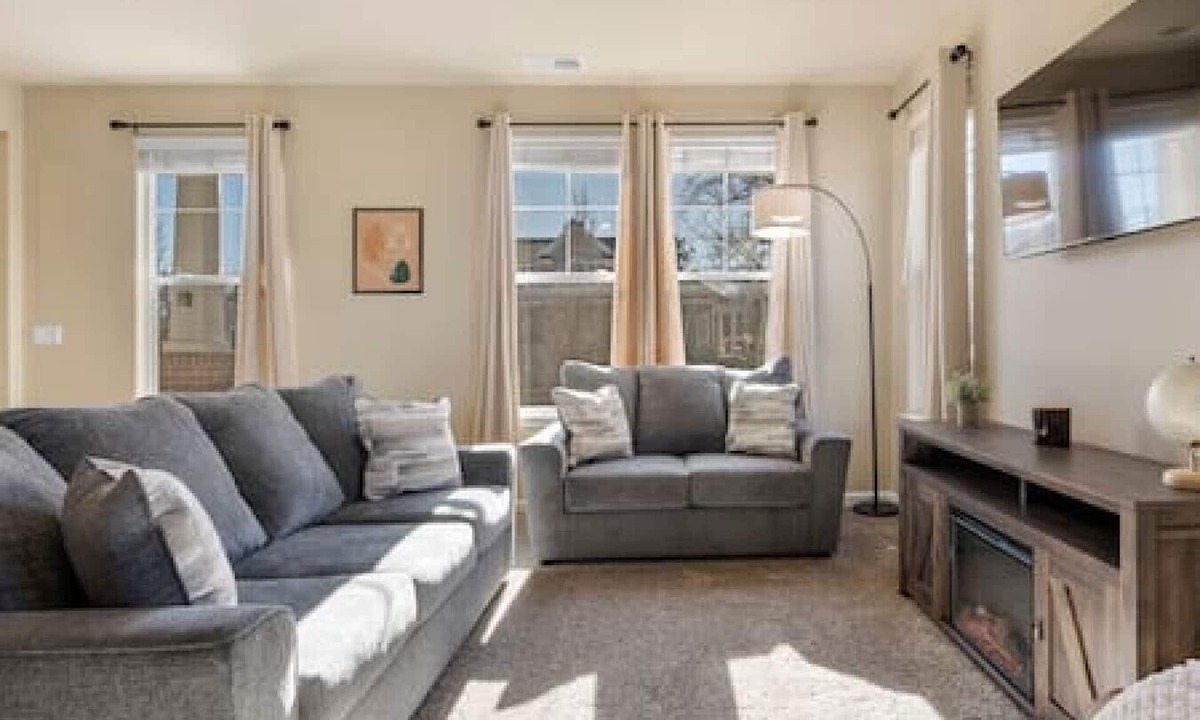 Old Southwest Apartment | MidTown Hideaway Fire Pit and King Beds
