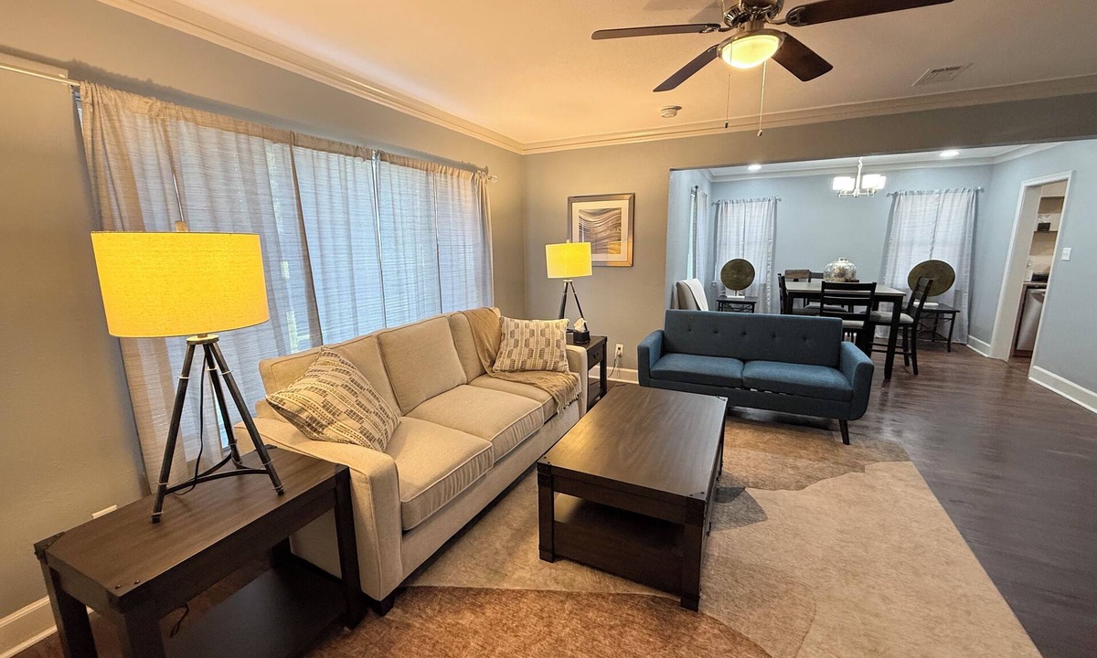Vollintine-Evergreen House | Midtown Historic 3BR - Quiet + Workspace