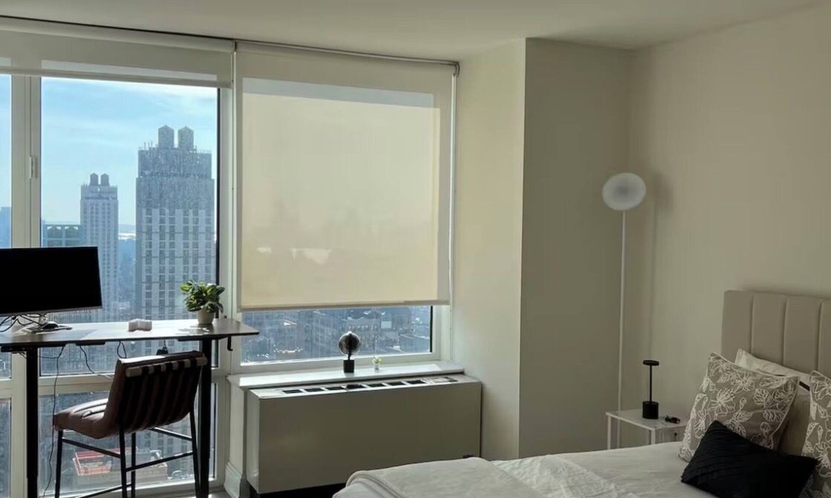 Tudor City Apartment | Midtown Manhattan apartment with Empire State Building View