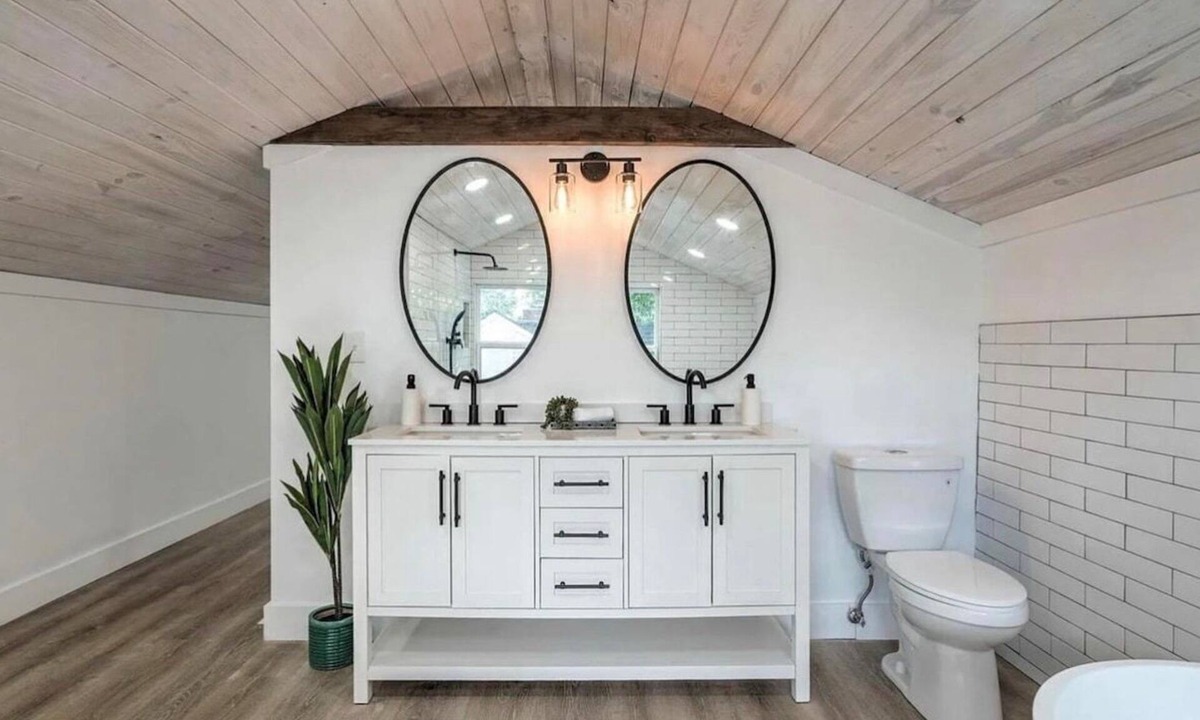 Tulsa House | Midtown Masterpiece,Hot Tub, Spa bath - HVNLYhomes
