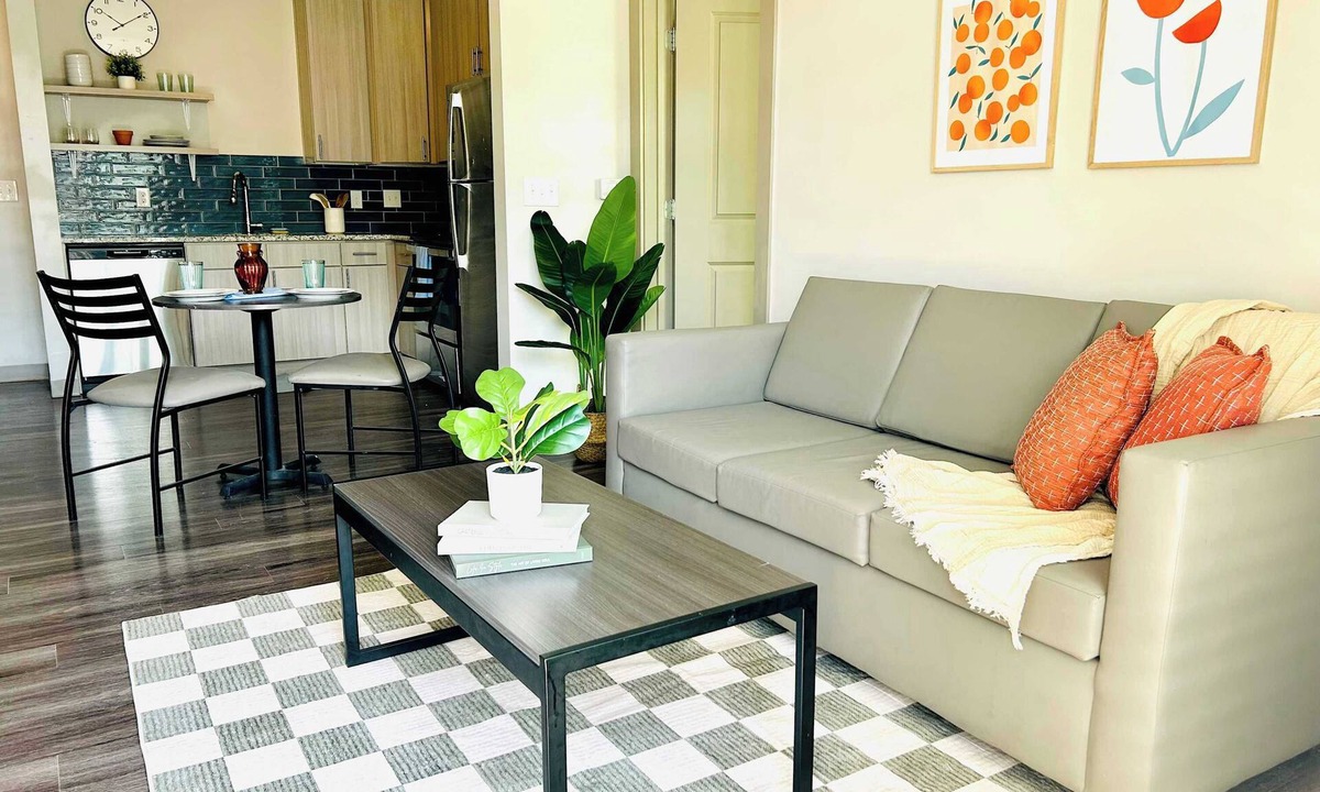 Home Park Apartment | Midtown Modern Apartment 04-C1