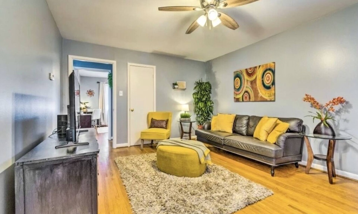 Hillcrest Apartment | Midtown Oasis