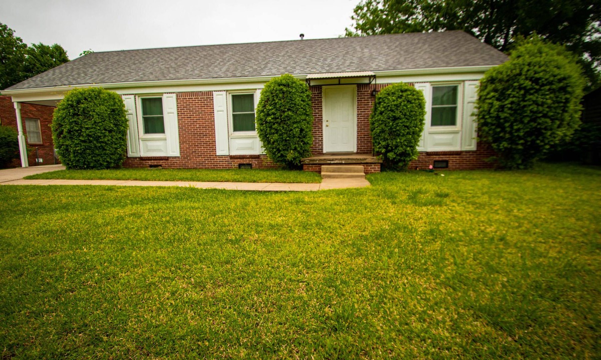 Little Rock House | Midtown Serenity
