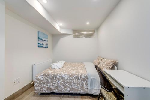 Oakwood Village Apartment | Midtown Toronto Apartment
