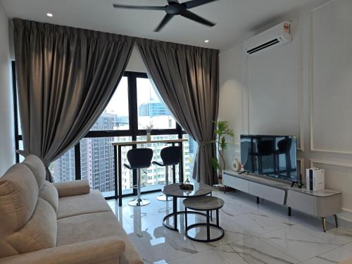 Bangsar Apartment | MidValley Bangsar Stylish Suite by DingDing