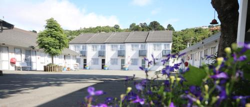 Petone Hotel | Midway Pacifica Lodge