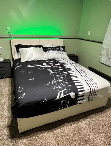 Brooklyn Park House | MidwestBNB Room2, Peaceful & Relaxing