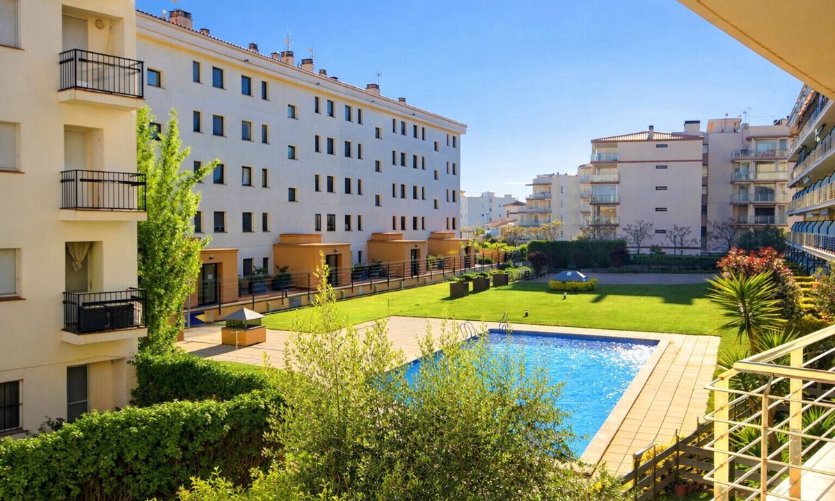 Santa Margarida Apartment | MILENI 3 1 1 4 Roses