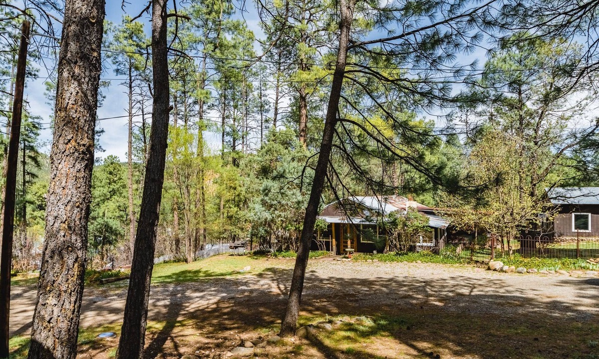 Ruidoso Cottage | Miles Hacienda | Walk to Town 2BR Hideaway