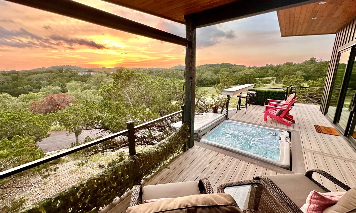 Helotes House | Milestone Cozy Getaway