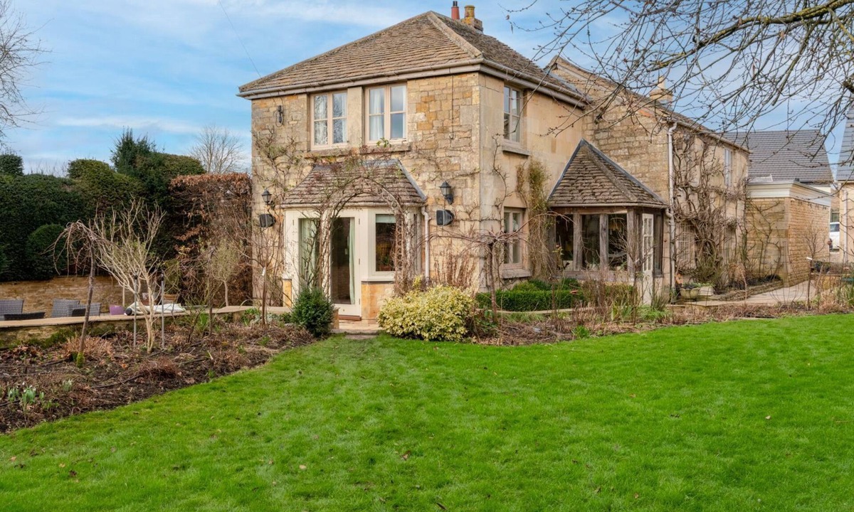 Mangotsfield Cottage | Milestone - Greet, near Winchcombe