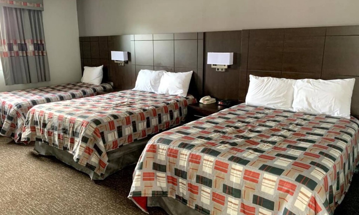 Collingwood Hotel | Milestone Motel