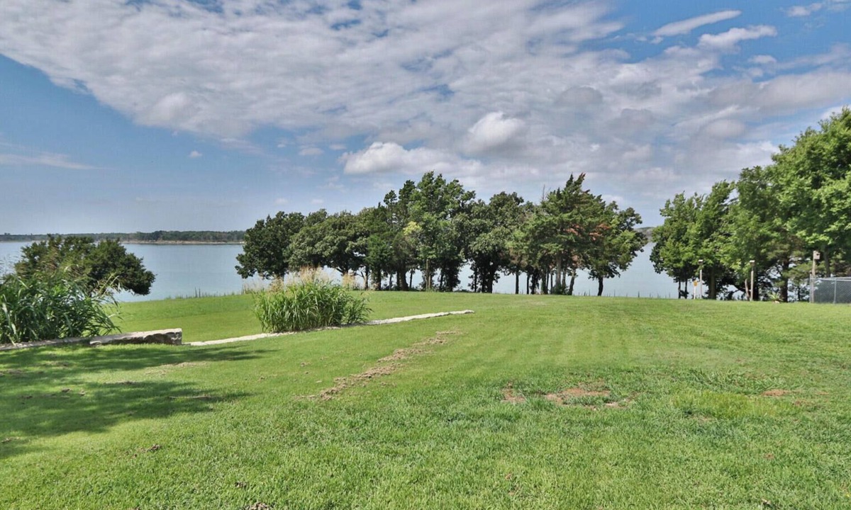 Milford House | Milford Lakeview Getaway