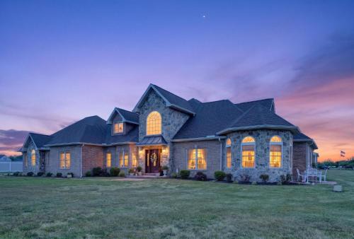 Milford House | Milford Quiet Coastal Retreat 3BR Sleeps 8 home