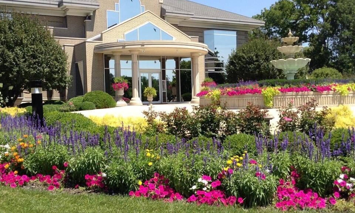 Winamac Bed & Breakfast | Mill Creek Gardens