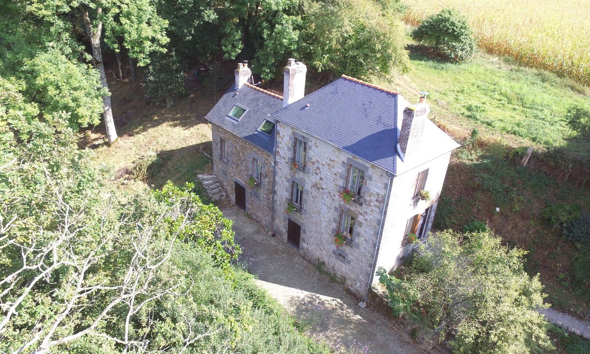 La Chapelle d'Audaine House | Mill house with private wood