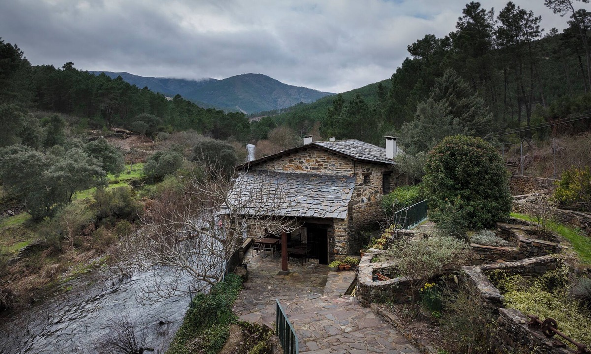 Pinofranqueado Cottage | Mill rehabilitated with Natural Pool and Barbecue in natural environment