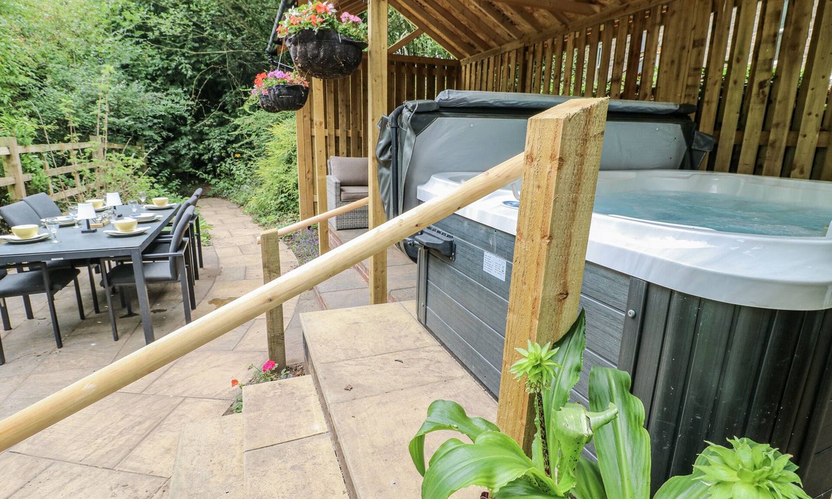 Mansfield Cottage | Mill View Duplex