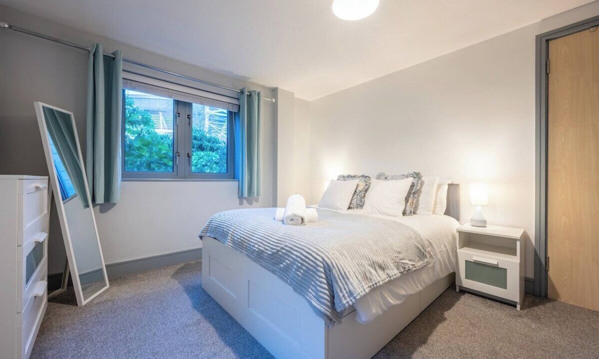 Riverside Apartment | Millennium View by Tŷ SA