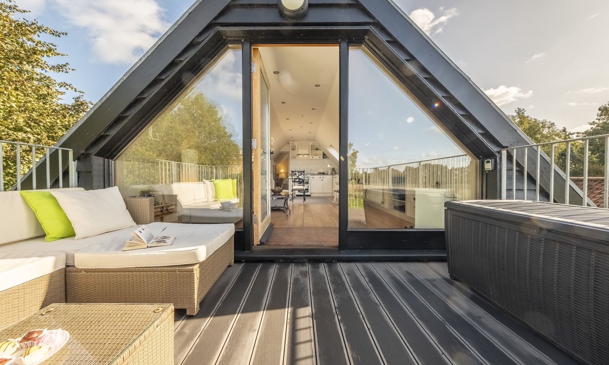 Erpingham Ski Chalet | Miller's Loft, A romantic retreat for 2