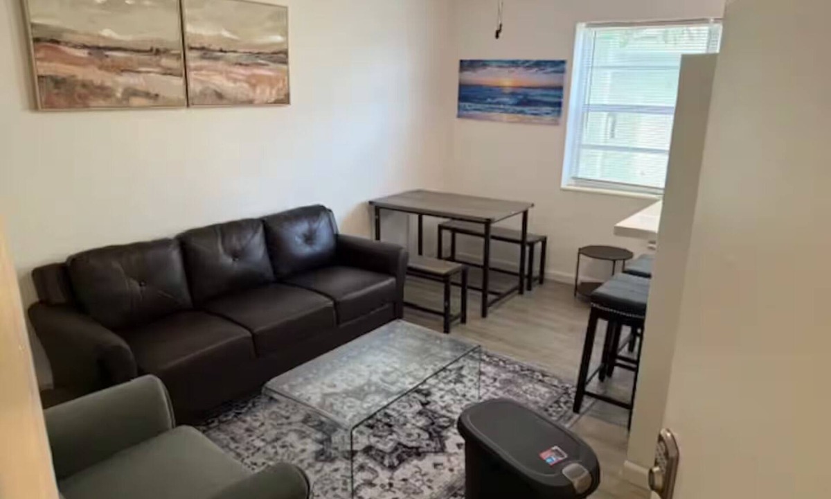 Surfside Apartment | Millionaire stay - steps to the beach -very comfortable and peaceful - Enjoy