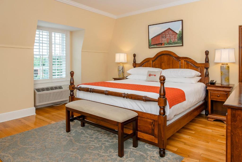 Yellow Springs Hotel | Mills Park Hotel