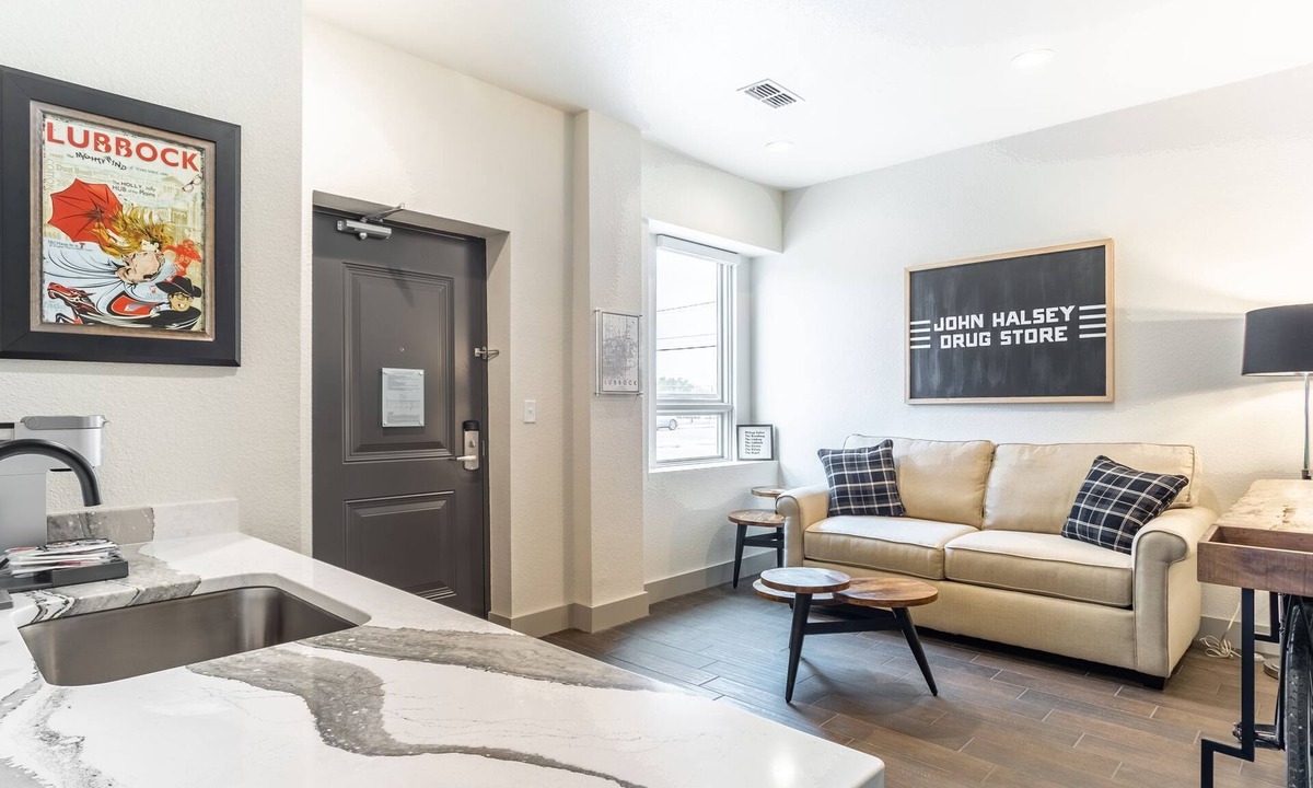 Downtown Hotel | Millsap Suites by Pioneer Pocket Hotel
