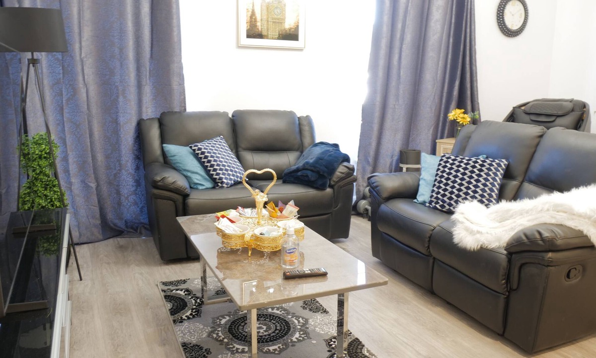 Fenny Stratford Apartment | Milton Keynes Luxury Massage Apartment