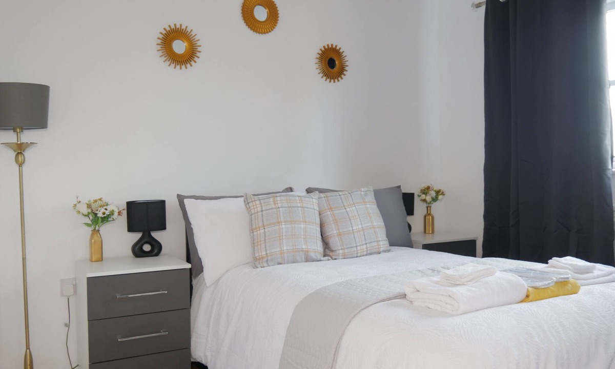 Bletchley Apartment | Milton Keynes Serene Luxury Flat