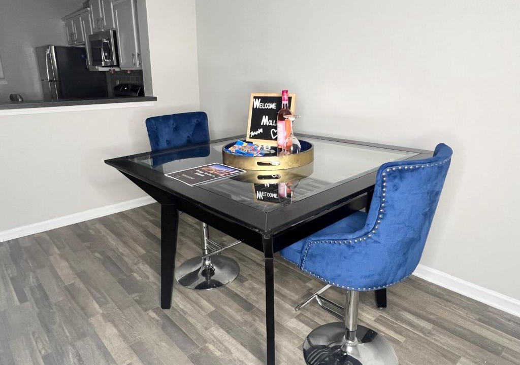 Sandy Springs Apartment | MiLux Rentals