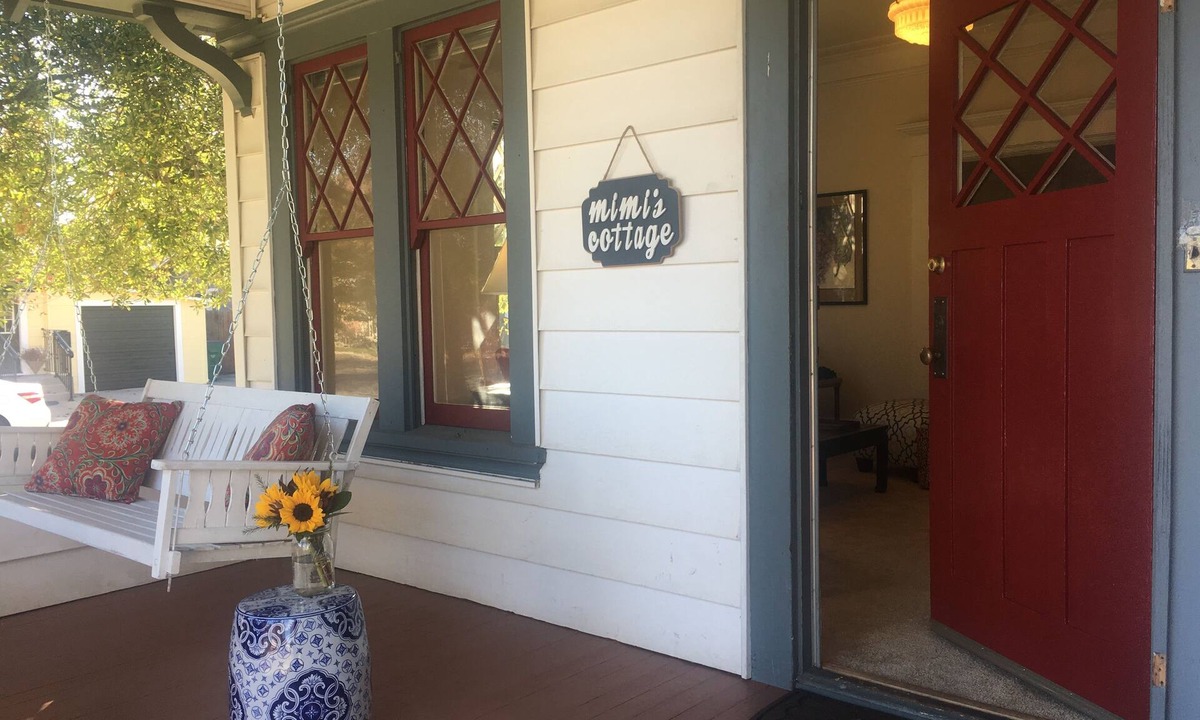 Lodi House | Mimi's Downtown Cottage