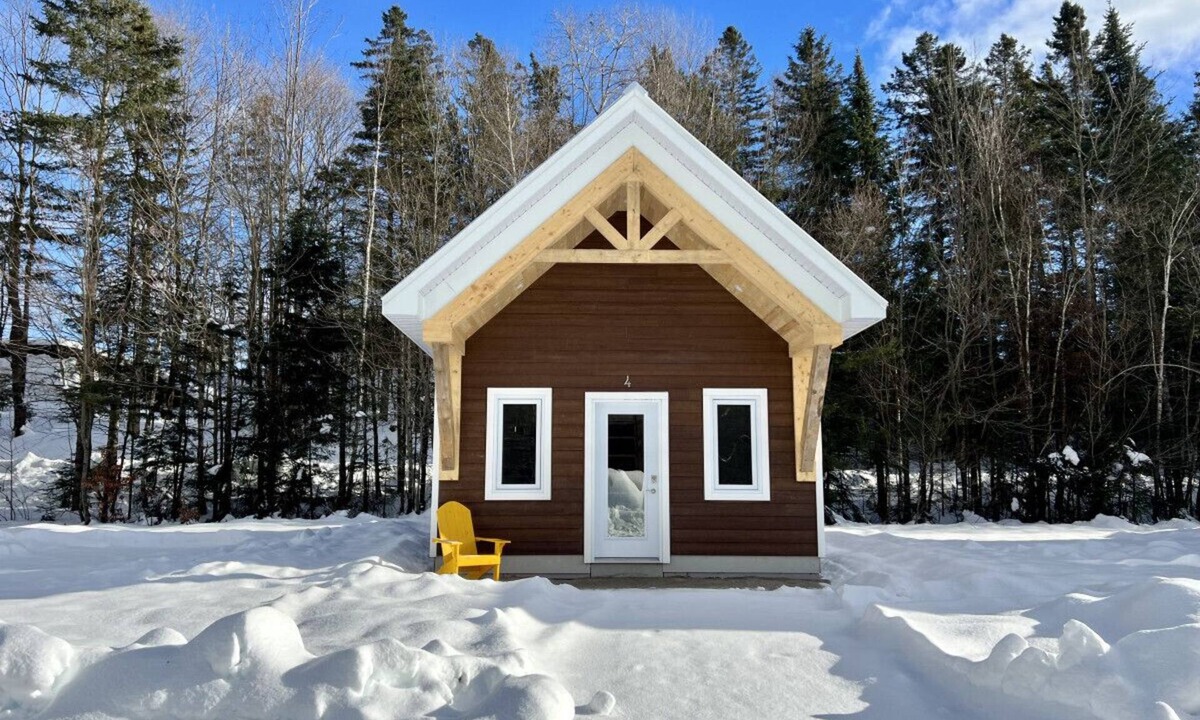 Saint-Gabriel-de-Valcartier Ski Chalet | Mini cottage # 4 by the river banks