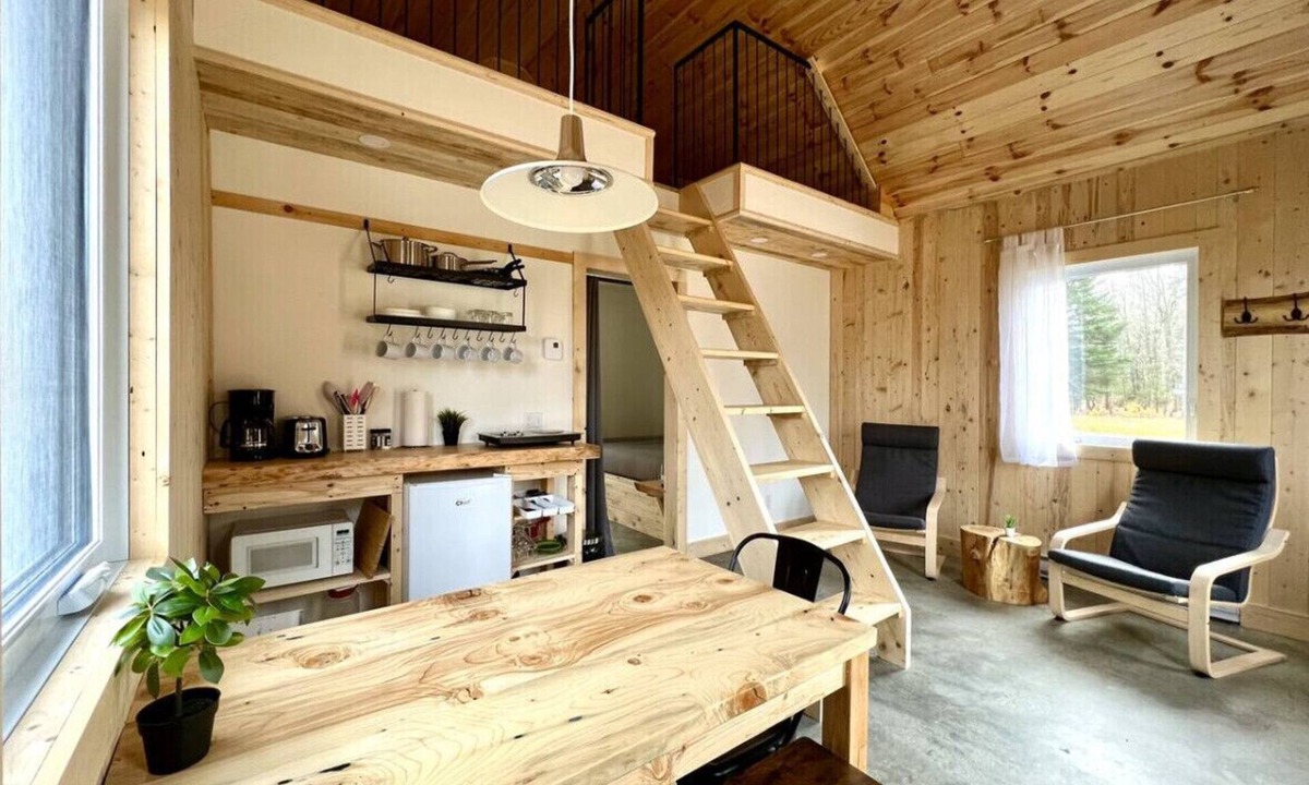 Saint-Gabriel-de-Valcartier Ski Chalet | Mini cottage # 5 by the river banks