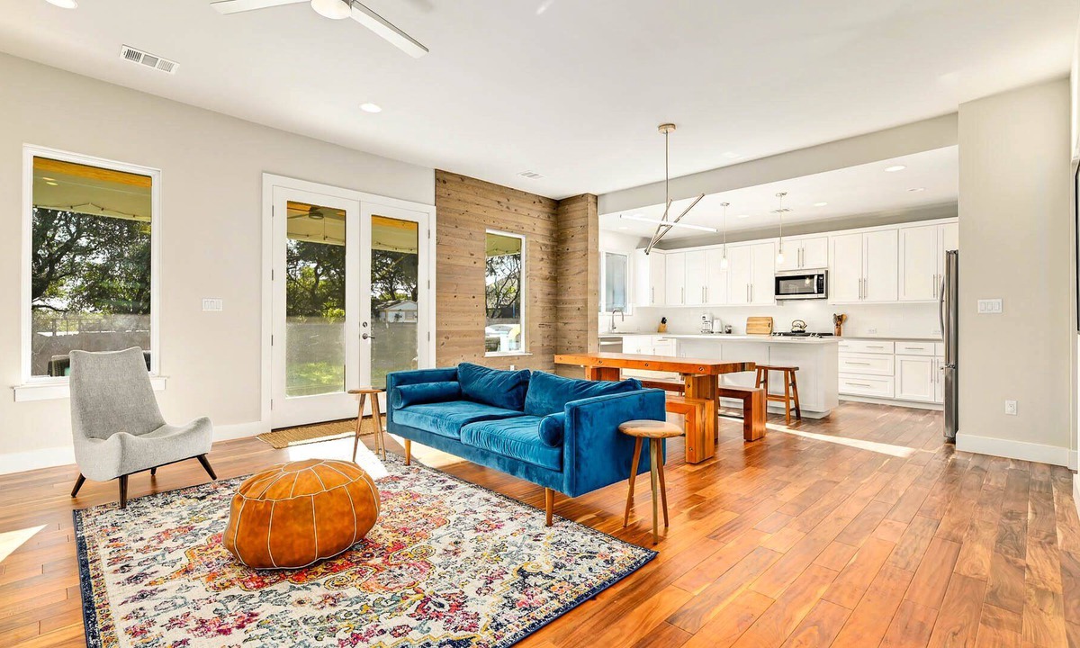 Apache Shores House | Min to Lake Austin + Travis, New LOW Summer Rate
