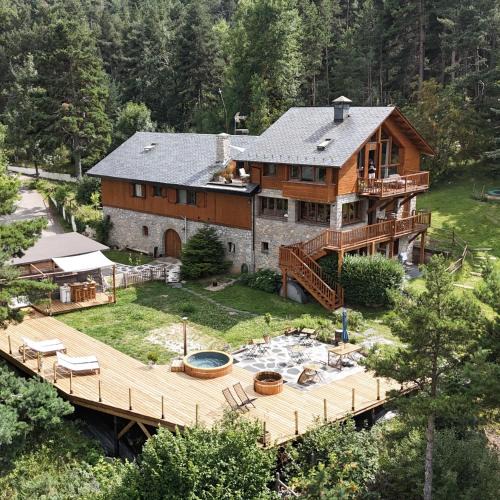 La Molina Hotel | Minds & Mountains Eco Lodge