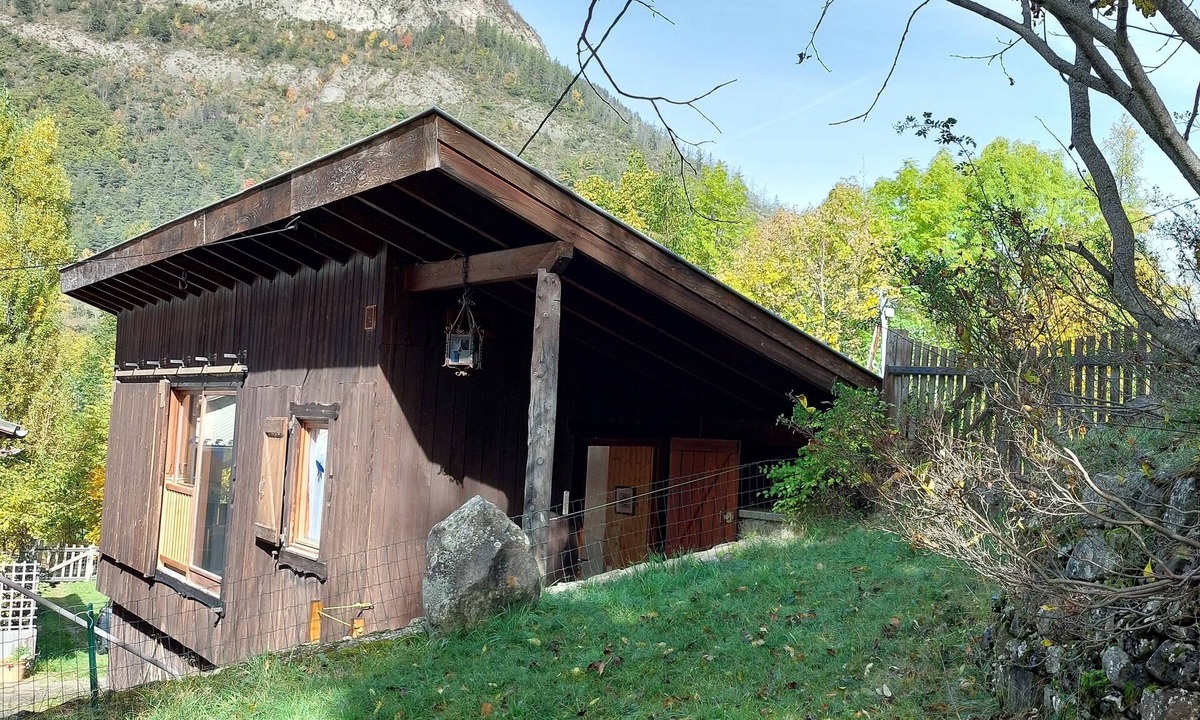 Colmars Ski Chalet | Mini chalet in the Mercantour