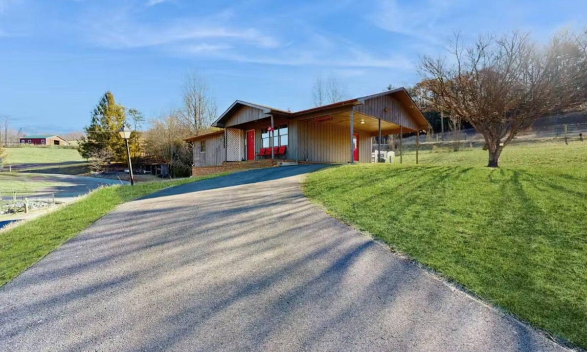 Hendersonville Other | Mini Farm Stay with Animals - Near Asheville