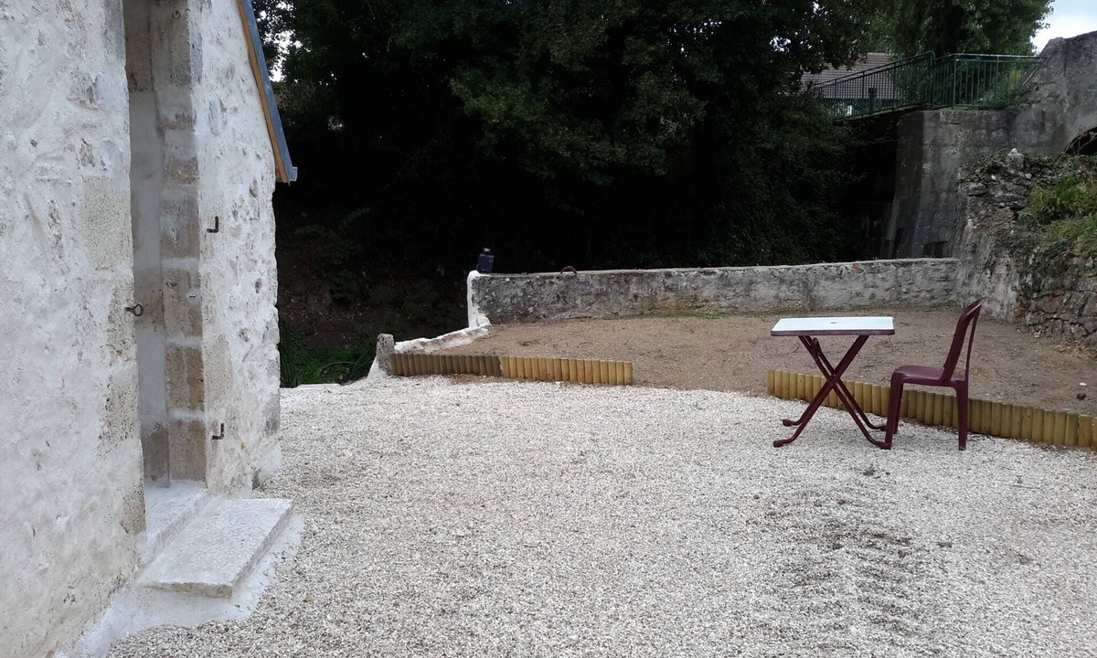 Bonny-sur-Loire Apartment | Mini gîte, studette