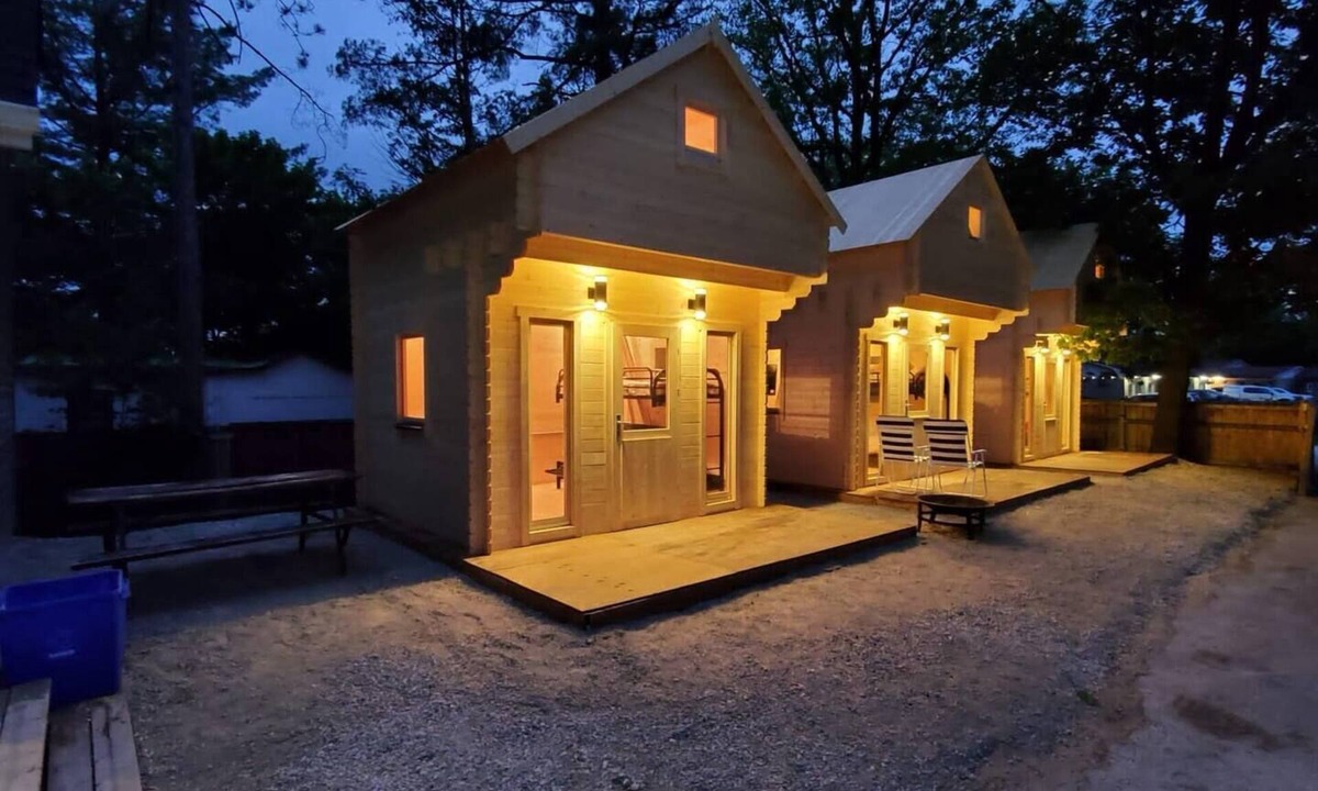 Wasaga Beach Cabin | Mini Home by the Beach