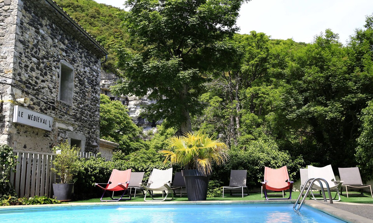 Saint-Thome Cottage | mini loft cozy puppy