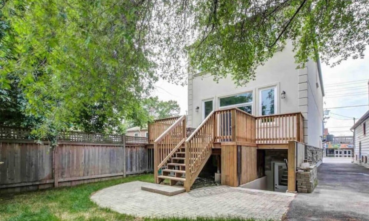 New Toronto House | Mini Mansion