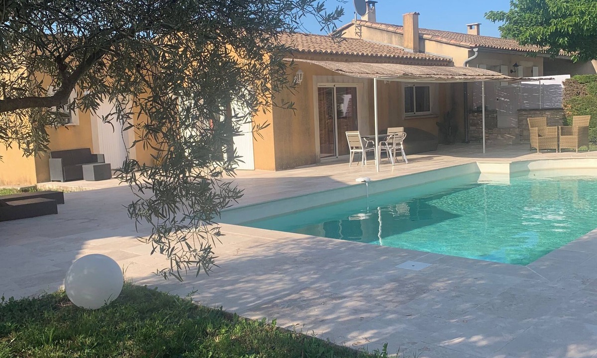 Aigueze House | Mini Villa à Aiguèze Avec Piscine Privée et vue sur le Village