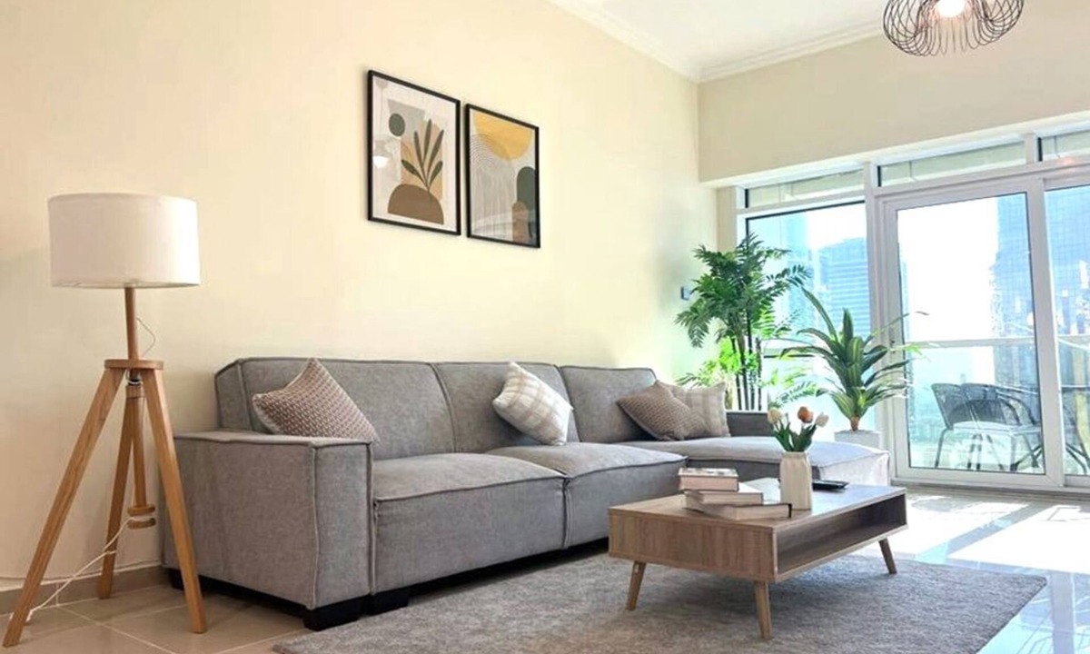 Jumeirah Lake Towers Apartment | Minimal Classic 1-Bed 5mins walk to DMCC metro, JLT Dubai