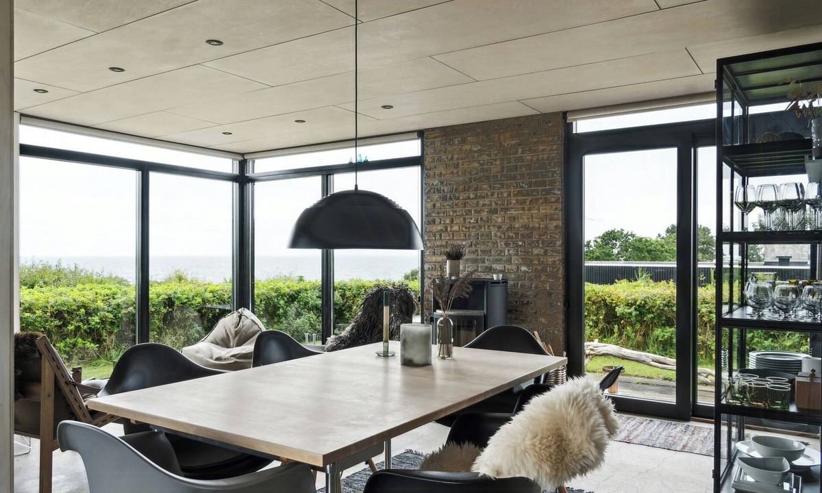 Knebel House | Minimalist cottage with stunning sea view